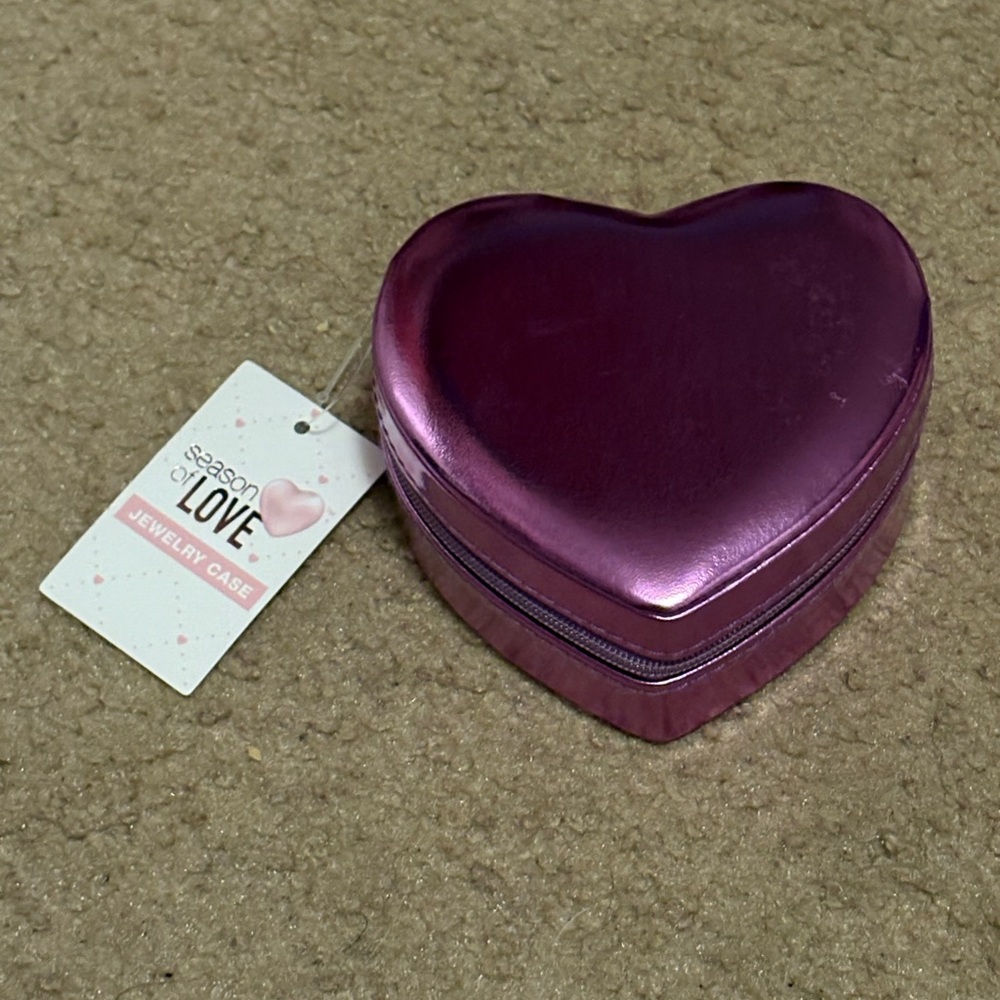 NWT Purple heart jewelry case